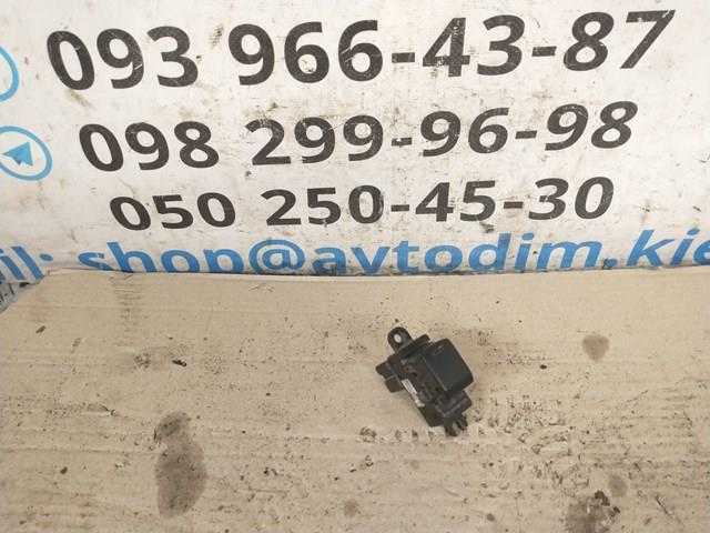 Кнопка подъемника переднего правого стекла 25411ED03A NISSAN