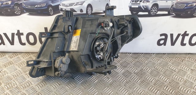 Фара правая 260105X00B NISSAN
