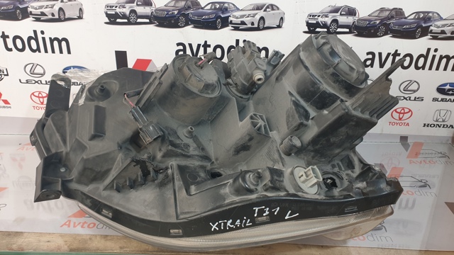 NISSAN 260603UF5A Левая фара в наличии Полтава