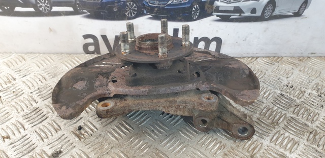 Цапфа - поворотный кулак передний, левый 28313SC010 SUBARU