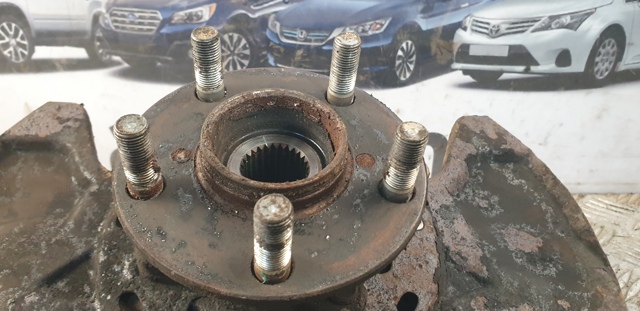 SUBARU 28313SC010 Цапфа (поворотный кулак) передний левый в наличии Винница
