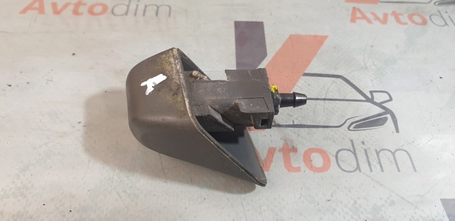 Форсунка омывателя фары передней, правой 28641EB300 NISSAN