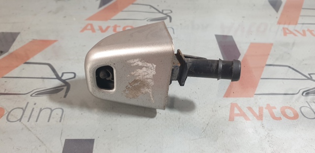 Форсунка омывателя передней правой фары 28641JG40E NISSAN
