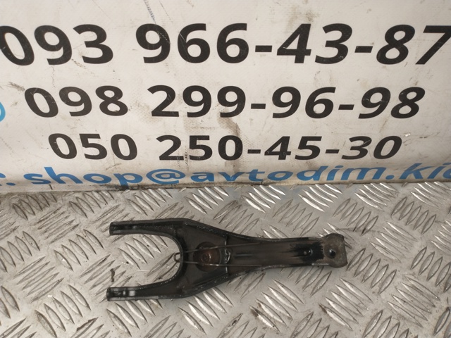 SUBARU 30530AA021 Вилка сцепления в наличии Тернополь