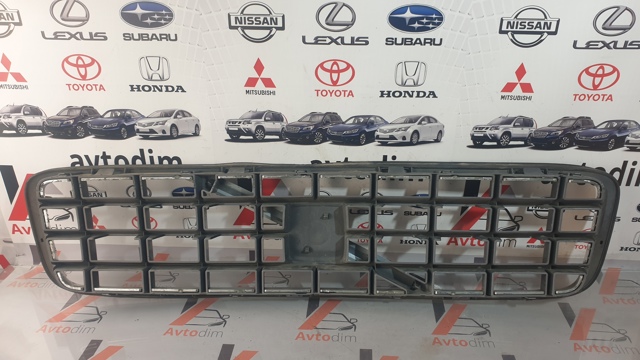 VOLVO 30678980 Решетка радиатора в наличии Житомир