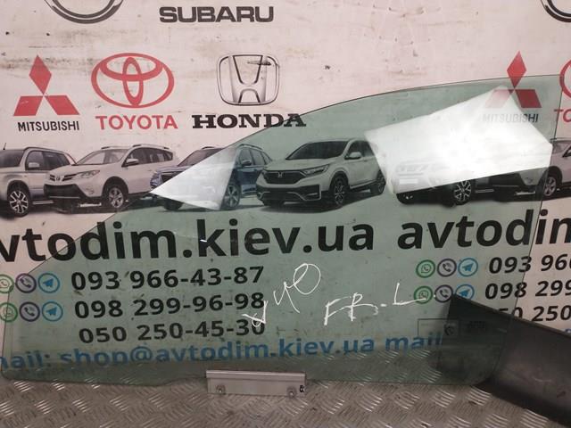 Стекла и уплотнители стекла ветрового правого/левого 30859681 VOLVO