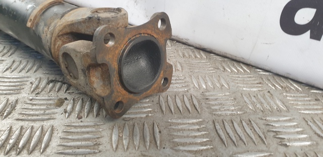 Передний карданный вал 37200EB300 NISSAN