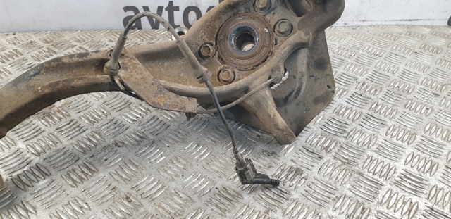 Цапфа - поворотный кулак передний, правый 400145X00C NISSAN