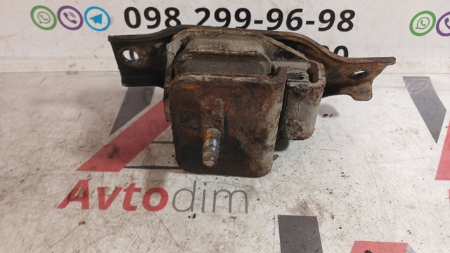 Кронштейн подушки (опоры) двигателя, правой 41031FA080 SUBARU