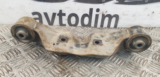 SUBARU 41310AJ000 Кронштейн (траверса) заднего редуктора задняя в наличии Одесса