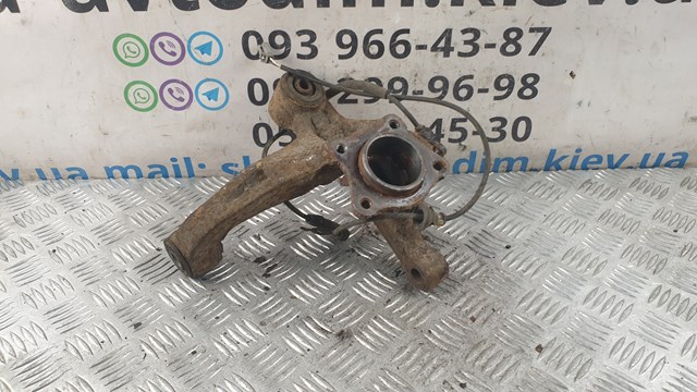 Цапфа (поворотный кулак) задний левый 4230505060 TOYOTA