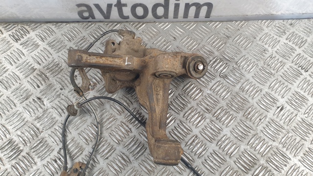 Кулак поворотный левый 4230505110 TOYOTA