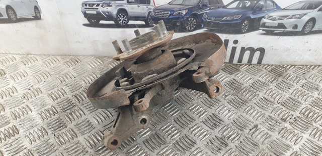 Цапфа (поворотный кулак) задний правый 430188H300 NISSAN