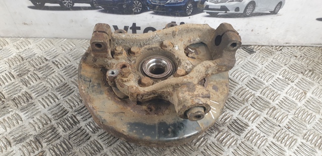 Цапфа - поворотный кулак задний, правый 43018EB300 NISSAN