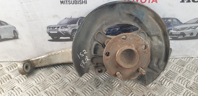 Кулак поворотный передний правый 4320153010 TOYOTA