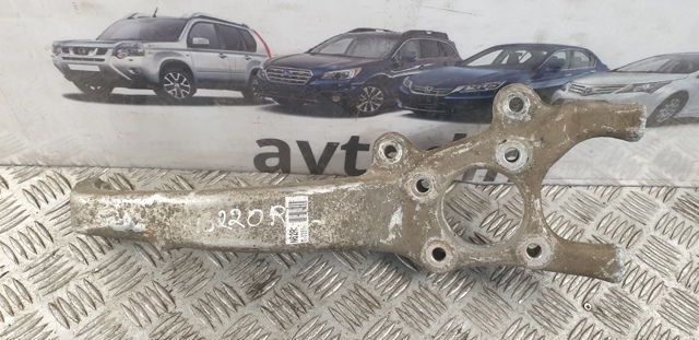 TOYOTA 4320153010 Цапфа передняя правая в наличии Ужгород