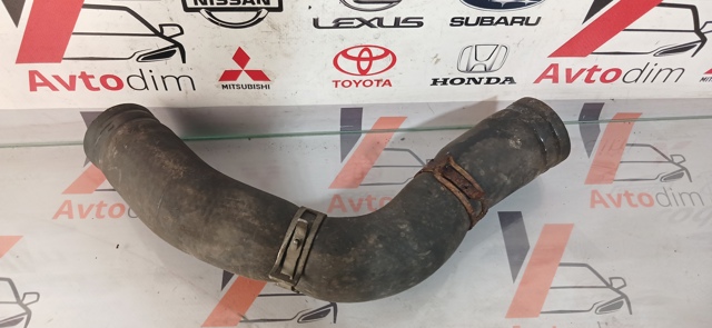 Патрубок радиатора охлаждения нижний 45161SC020 SUBARU