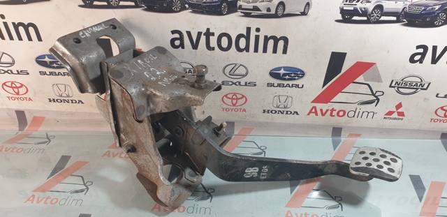 Педаль сцепления 465038H914 NISSAN
