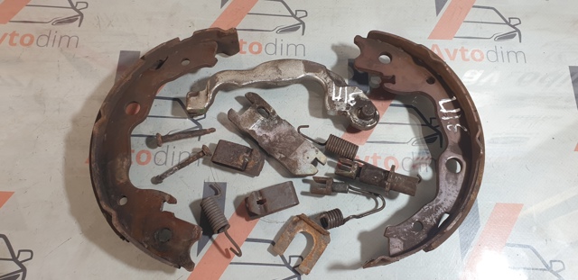 Колодки ручника 4654042020 TOYOTA