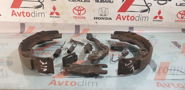 TOYOTA 4654042020 Колодки ручника в наличии Винница