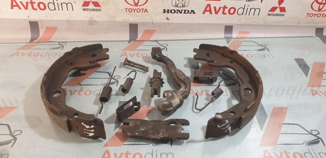 TOYOTA 4654042020 Колодки ручника (стояночного тормоза) в наличии Житомир