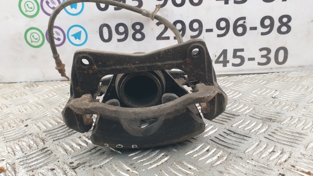 Суппорт тормозной передний правый 4773020490 TOYOTA