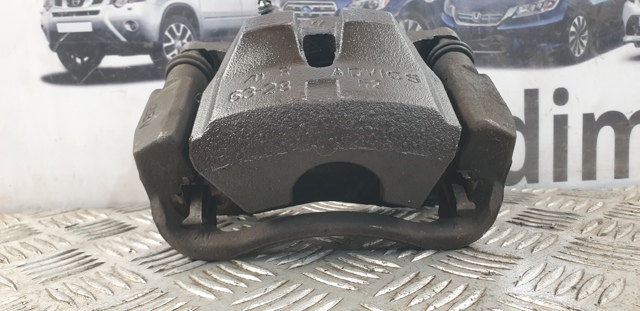 TOYOTA 4773042091 Суппорт тормозной передний правый в наличии Запорожье