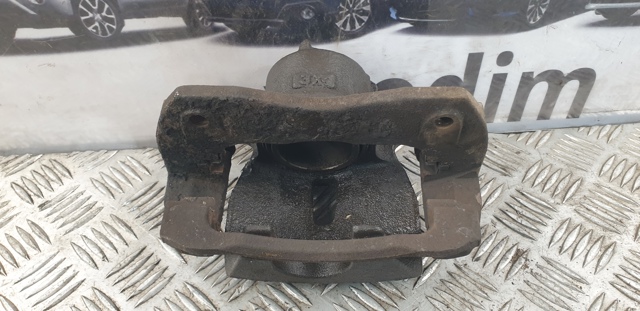 TOYOTA 4773042091 Суппорт тормозной передний правый в наличии Ровно