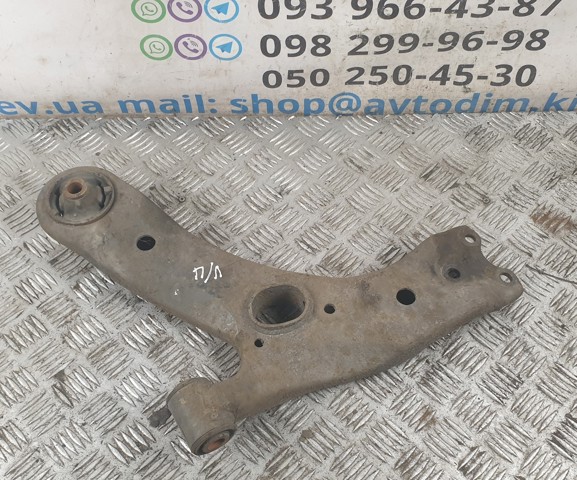Рычаг передний нижний левый 4806905080 TOYOTA