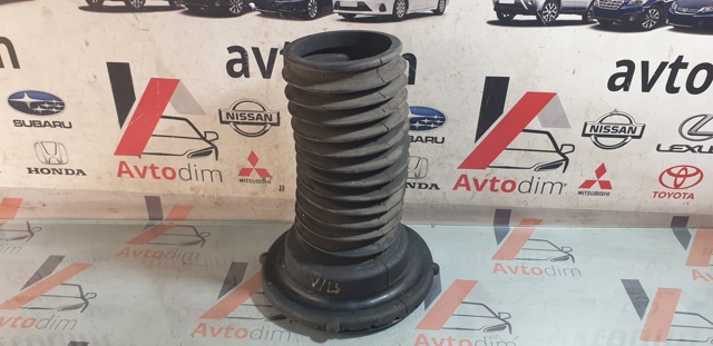 Чехол амортизатора переднего 4815758010 TOYOTA