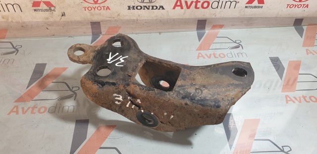 Кронштейн передний заднего продольного рычага 4872742010 TOYOTA