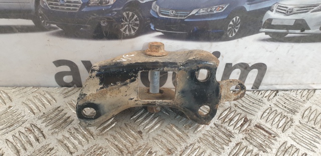 TOYOTA 4872742010 Кронштейн передний заднего продольного рычага в наличии Харьков