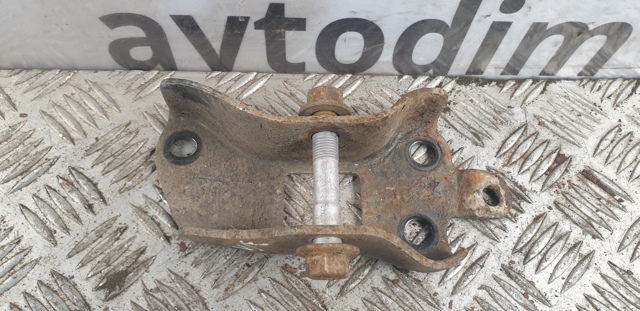 4872742010 TOYOTA Кронштейн передний заднего продольного рычага купить в Чернигов