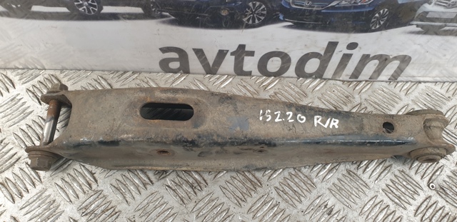 Балансир задний нижний, правый 4873030090 TOYOTA