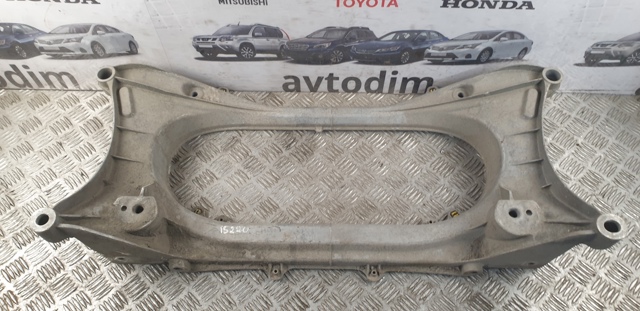 Балка передней подвески 5120130130 TOYOTA