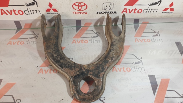 Рычаг передней подвески верхний, правый 51450ST3E02 HONDA