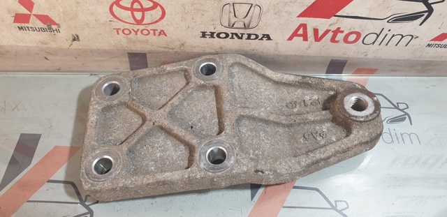 TOYOTA 5239142140 Кронштейн (траверса) заднего редуктора передняя в наличии Харьков