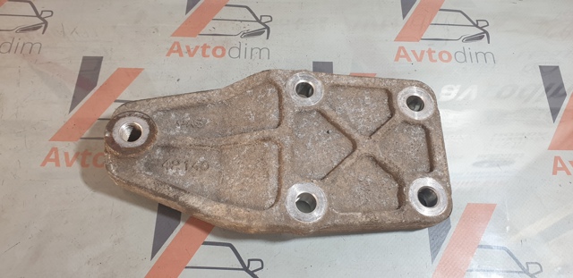 TOYOTA 5239142140 Кронштейн (траверса) заднего редуктора передняя в наличии Черкассы