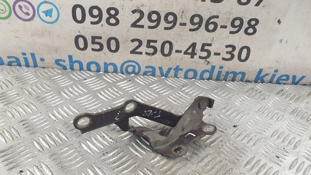 Левая петля капота 5342005020 TOYOTA