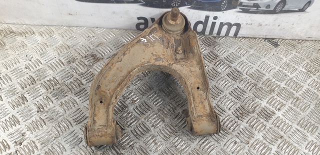 Балансир подвески задний правый 55501EB300 NISSAN