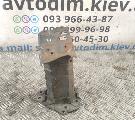 5701305030 Кронштейн усилителя переднего бампера купить Ужгород