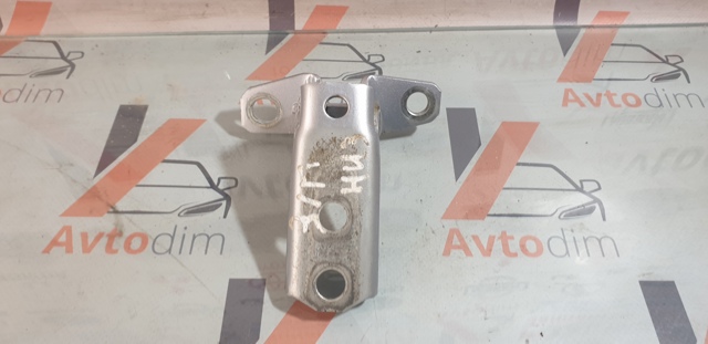 MITSUBISHI 5702A005 Петля двери передней правой в наличии Львов