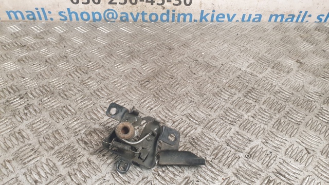 Замок крышки капота Субару Аутбек III