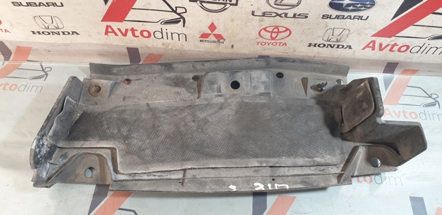Защита заднего бампера 5872342010 TOYOTA