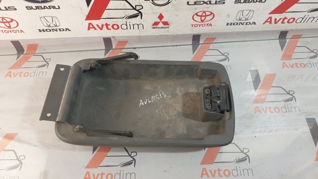 TOYOTA 5890505020B1 Крышка подлокотника в наличии Днепр