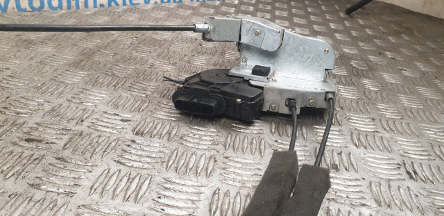 SUBARU 61032AG100 Замок двери передней правой в наличии Черкассы