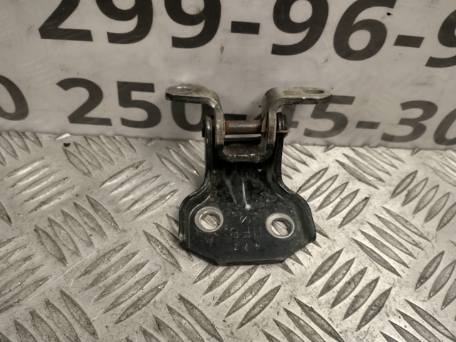 61220FA010 SUBARU Петля двери передней правой купить в Чернигов