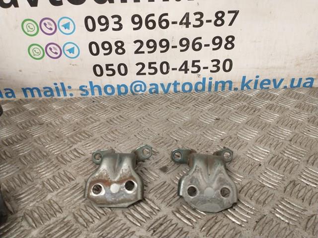 SUBARU 61220FA010 Петля двери передней правой в наличии Украина