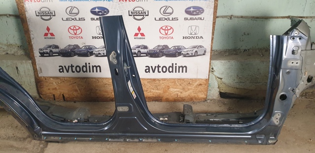 TOYOTA 6131142040 Стойка кузова центральная правая в наличии Днепр