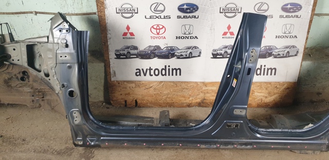 TOYOTA 6131242040 Стойка кузова центральная левая в наличии Житомир